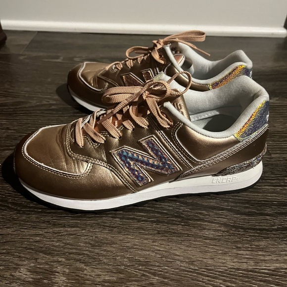 New Balance, Women’s Pink sneakers - Picture 3 of 5